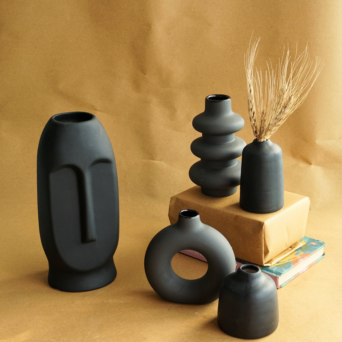 The Blacks | Set of 5 Ceramic Vases