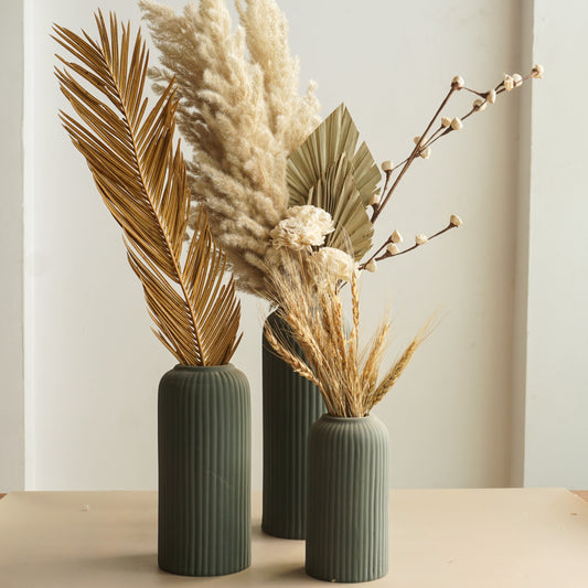 Green Ribbed Vases With Dried Leaves Combo