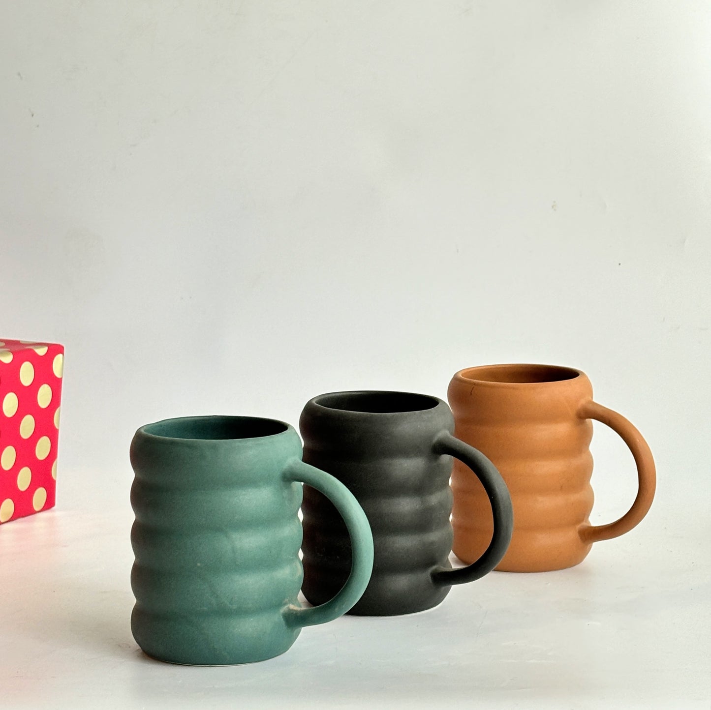 The Never-Out-Of-Trend Mugs | Set of Two | Green and Black